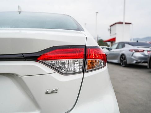 Certified 2021 Toyota Corolla LE image 10