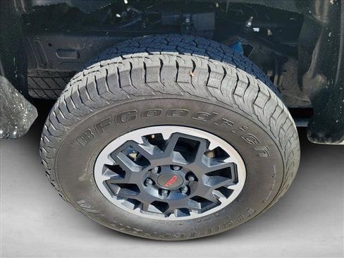 Used 2024 Toyota Tacoma TRD Off-Road image 11