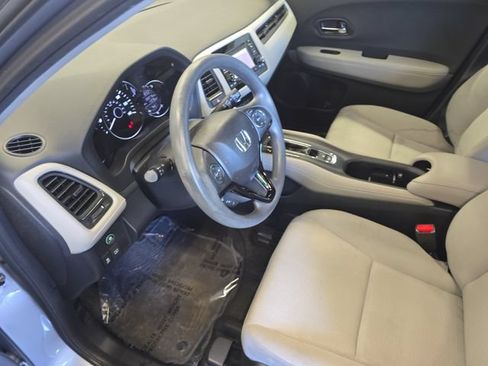 Used 2019 Honda HR-V LX image 18