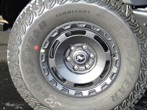 New 2025 Ford Bronco Badlands image 5