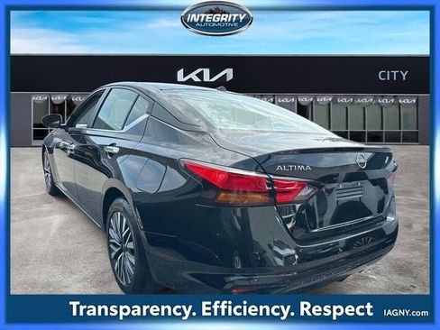 Certified 2024 Nissan Altima 2.5 SV image 5