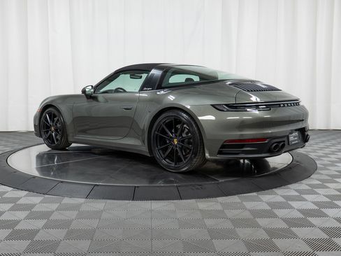 Certified 2022 Porsche 911 Targa 4 image 3