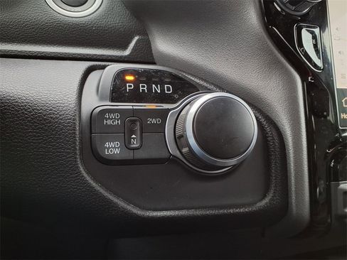 Used 2024 RAM 2500 Big Horn w/ Sport Appearance Package image 16