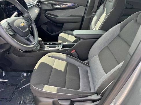 Certified 2025 Chevrolet TrailBlazer LS FWD image 15