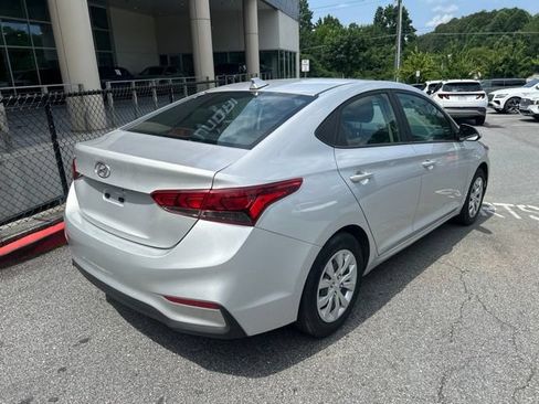 Used 2022 Hyundai Accent SE FWD image 5