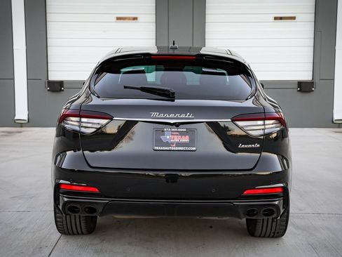 Used 2022 Maserati Levante Trofeo image 7