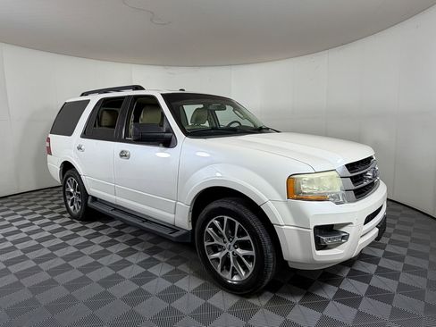 Used 2016 Ford Expedition XLT w/ Equipment Group 202A RWD image 1