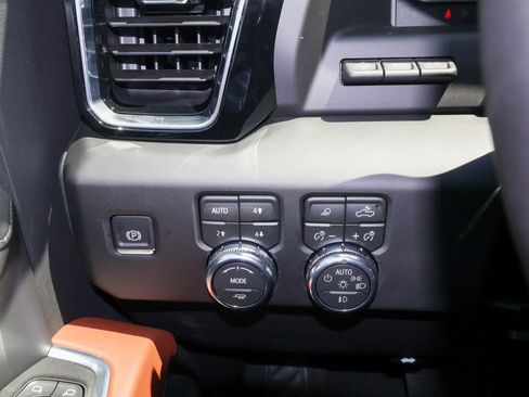 New 2026 GMC Sierra 3500 Denali Ultimate AWD/4WD image 28