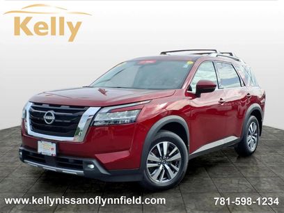 Used 2024 Nissan Pathfinder SL