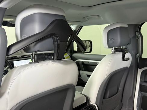 New 2025 Land Rover Defender 110 S image 22