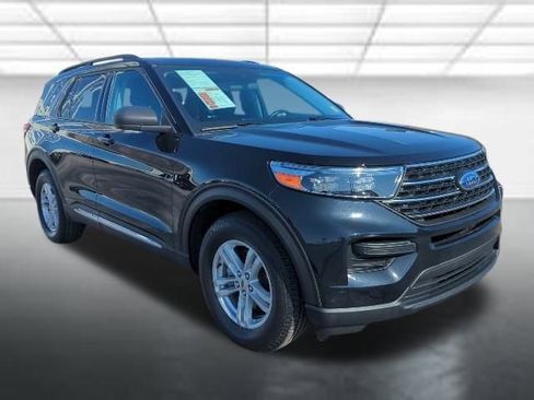 Used 2022 Ford Explorer XLT image 1