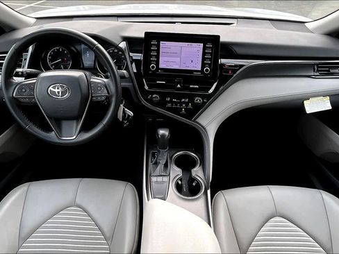 Used 2023 Toyota Camry SE image 15