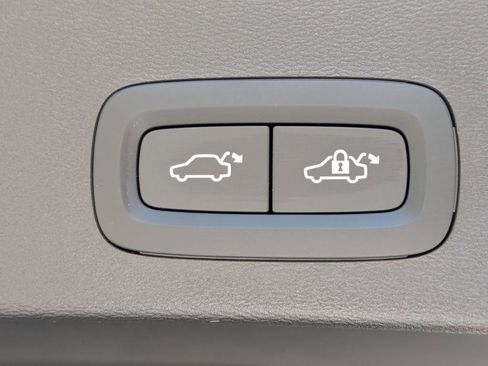 New 2026 Volvo XC40 B5 Plus w/ Protection Package Premier image 14