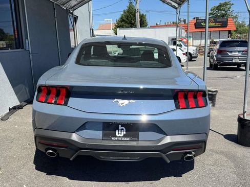 Used 2025 Ford Mustang Coupe RWD image 10