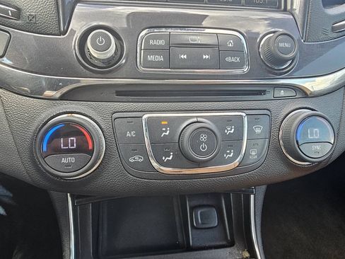 Used 2015 Chevrolet Impala LTZ FWD image 21