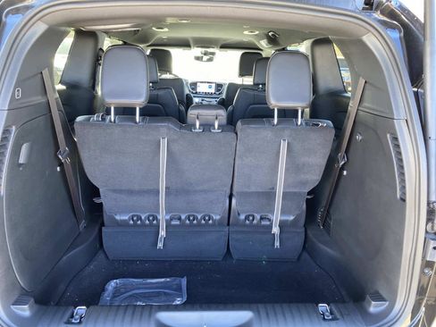 New 2026 Chrysler Pacifica Select AWD/4WD image 4