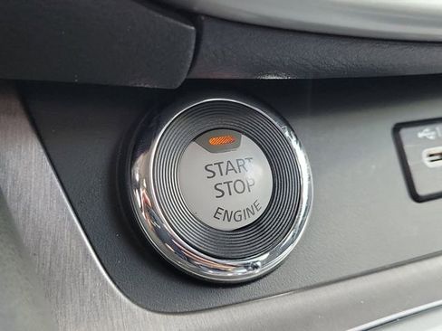 Certified 2022 Nissan Murano S image 12