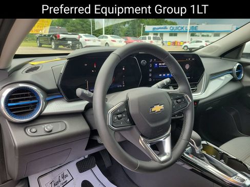 Certified 2025 Chevrolet Trax LT w/ Driver Confidence Package FWD image 11