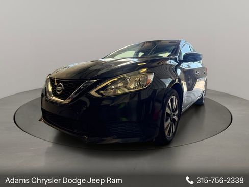 Used 2019 Nissan Sentra SV w/ Special Edition Package FWD image 3