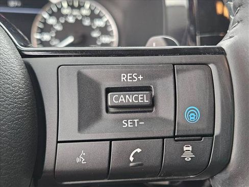 Used 2024 Nissan Pathfinder SL w/ SL Premium Package FWD image 11