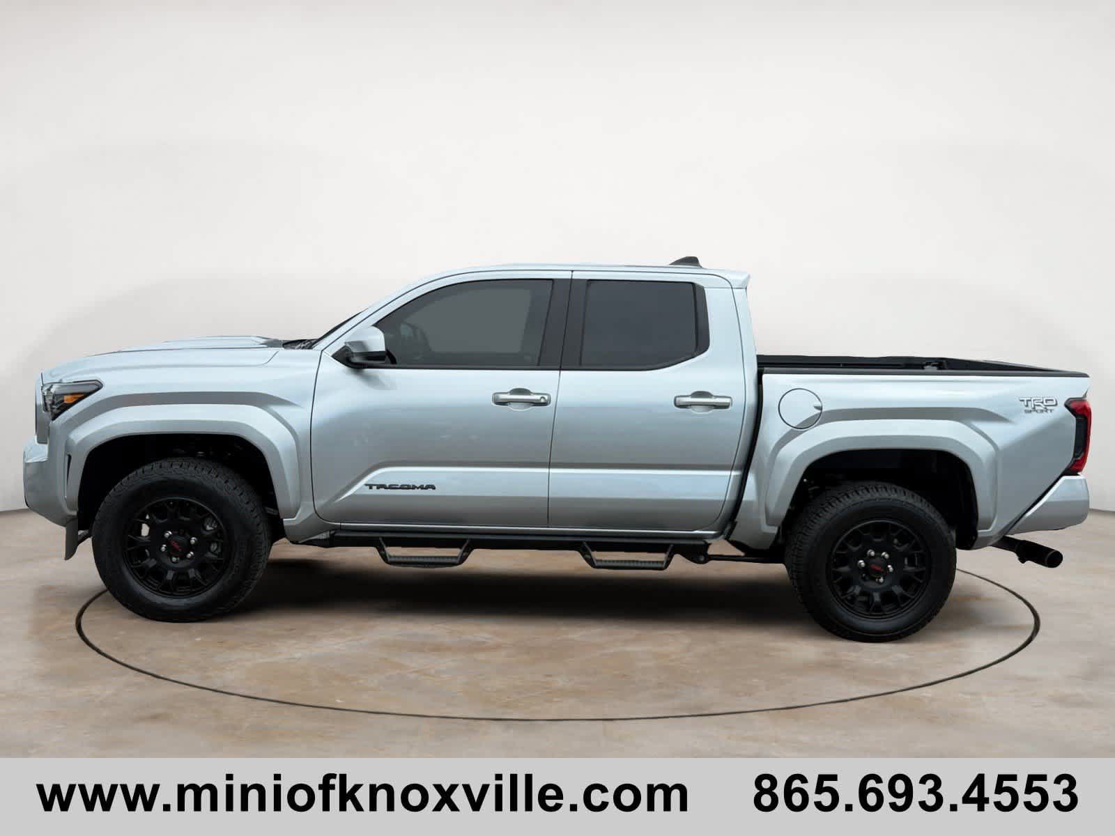 Used 2024 Toyota Tacoma TRD Sport AWD/4WD image 6