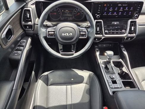 Used 2023 Kia Sorento EX w/ Panoramic Sunroof Package FWD image 16
