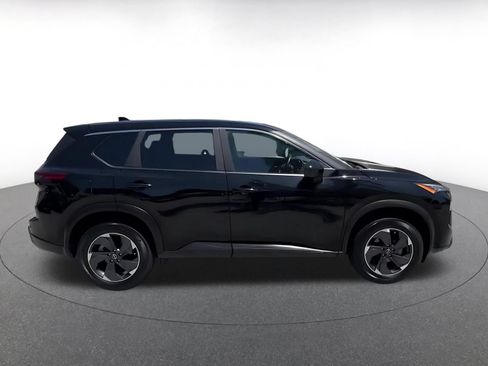 Used 2025 Nissan Rogue SV AWD/4WD image 16