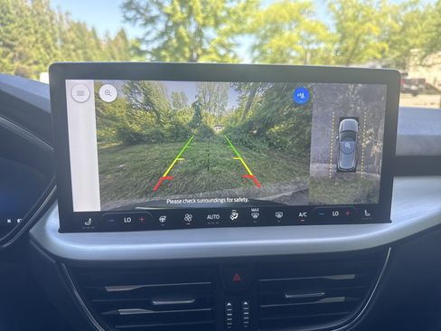 Used 2023 Ford Escape Platinum image 15