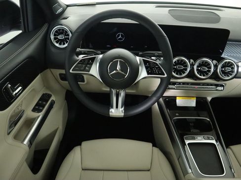 New 2026 Mercedes-Benz GLB 250 image 11