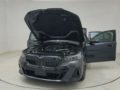 Used 2025 BMW 540i xDrive w/ Executive Package image 76