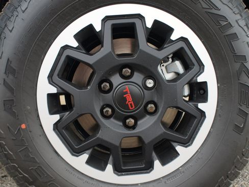 Used 2026 Toyota 4Runner TRD Off-Road Premium AWD/4WD image 32