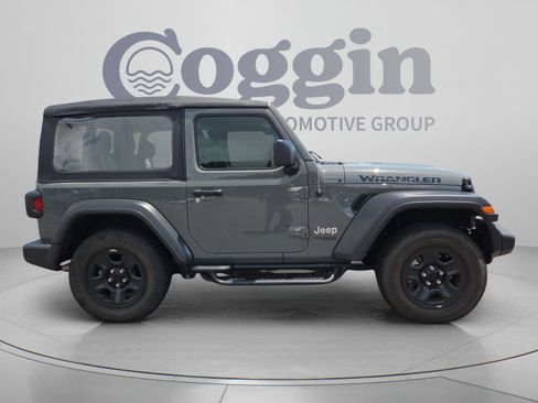Used 2021 Jeep Wrangler Sport AWD/4WD image 5