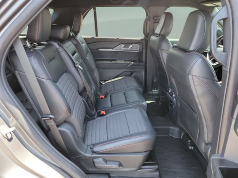 Used 2025 Ford Explorer ST-Line w/ Premium Package RWD image 10