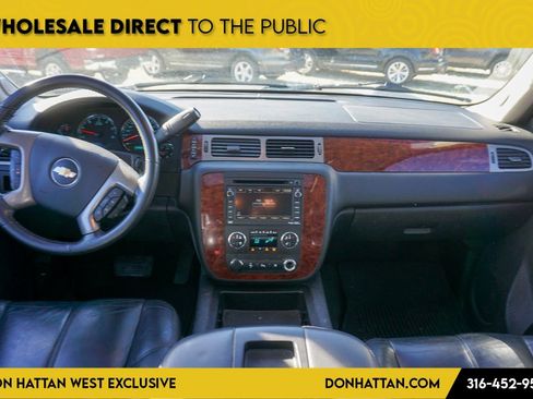 Used 2011 Chevrolet Suburban LT image 4