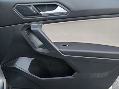 Used 2019 Volkswagen Tiguan SEL image 13