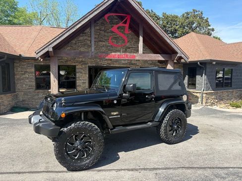 Used 2015 Jeep Wrangler Sahara image 1