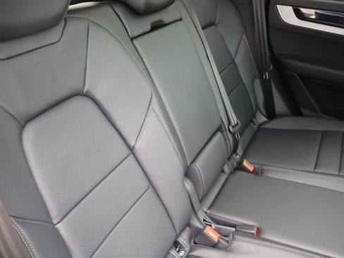 Used 2024 Porsche Cayenne S AWD/4WD image 22