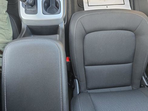 Used 2022 Chevrolet Colorado LT w/ LT Convenience Package AWD/4WD image 32