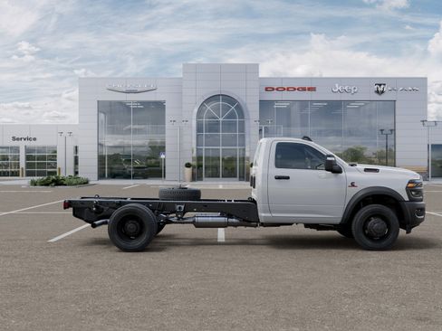 New 2025 RAM 5500 Tradesman AWD/4WD image 29