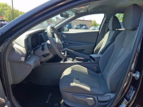 Used 2023 Hyundai Elantra SEL FWD image 13