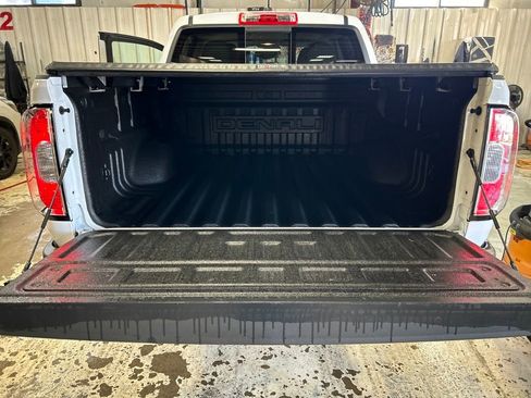 Certified 2022 GMC Canyon Denali image 27