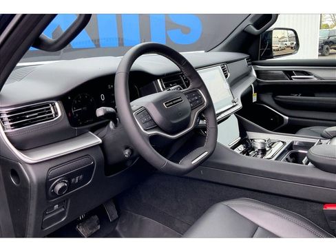 New 2026 Jeep Grand Wagoneer Limited AWD/4WD image 6