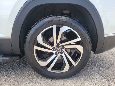 Used 2023 Volkswagen Atlas Cross Sport SEL image 9