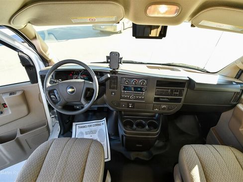 Used 2018 Chevrolet Express 4500 w/ RV Package RWD image 17