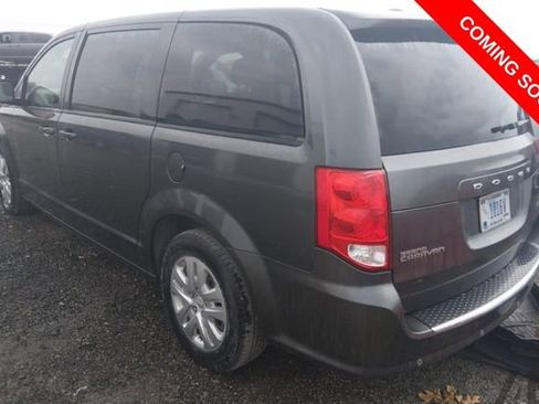 Used 2018 Dodge Grand Caravan SE w/ UConnect Hands-Free Group FWD image 3