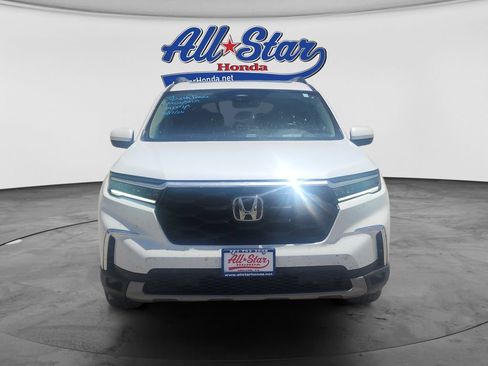 Used 2025 Honda Pilot Elite image 3