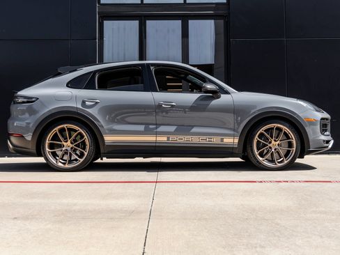Certified 2022 Porsche Cayenne Turbo GT AWD/4WD image 12