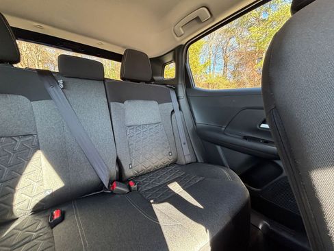 Used 2025 Nissan Kicks SV image 37