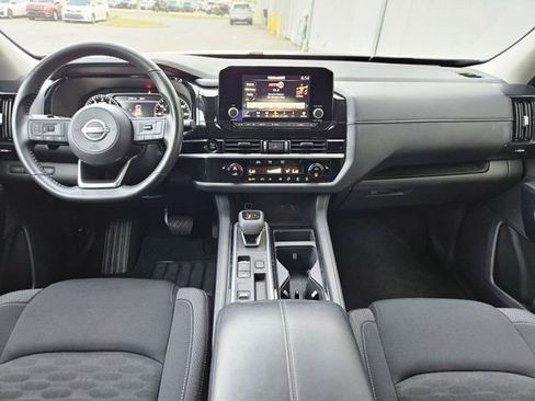Used 2025 Nissan Pathfinder SV FWD image 16