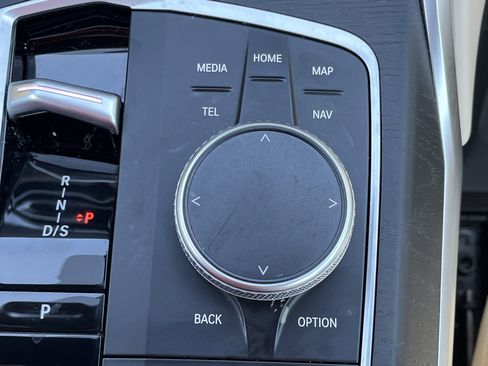 Used 2023 BMW 330i Sedan w/ Premium Package image 7